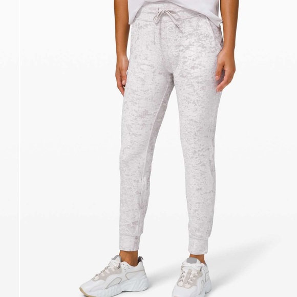 Lululemon Ready to Crush Jogger - Picture 3 of 7